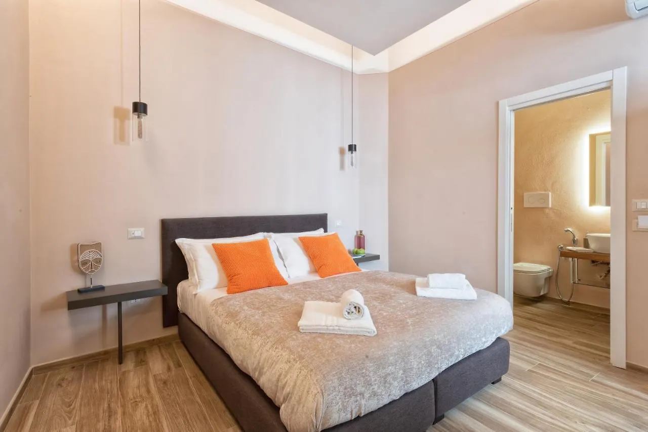 ***  Gogo' Petit Hotel Floransa İtalya