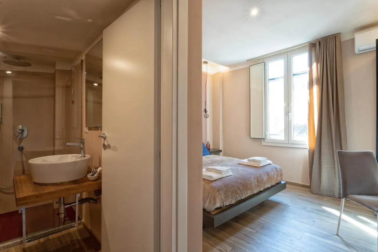 GOGO` Petit Hotel Florence